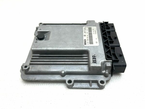 0281030899 237104376R ECU CALCULATEUR Moteur RENAULT Clio IV 237104627R EDC17C42