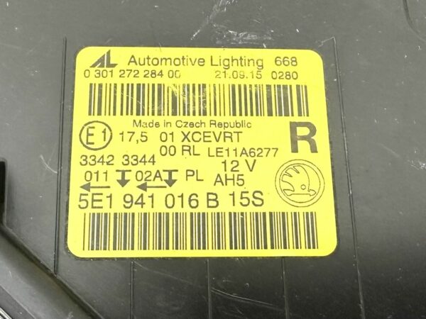 5E1941016B phare optique Avant Droite lumineuse Skoda Octavia III Xénon LED OEM