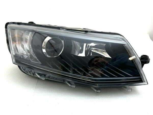 5E1941016B phare optique Avant Droite lumineuse Skoda Octavia III Xénon LED OEM