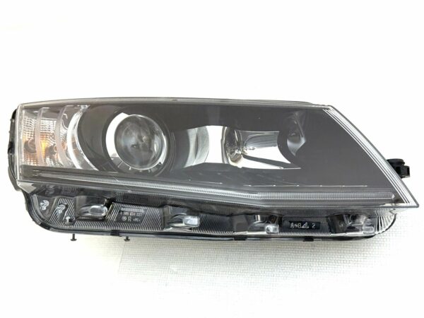 5E1941016B phare optique Avant Droite lumineuse Skoda Octavia III Xénon LED OEM