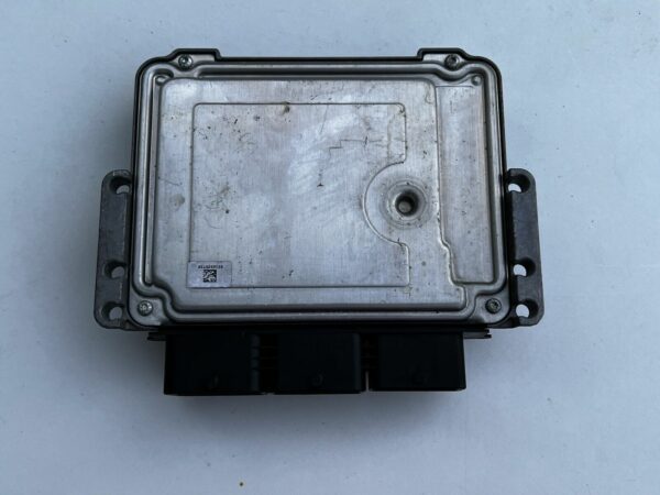 ECU 0281017831 AV21-12A650-GC BOSCH EDC17C10 Ford Fiesta 1,4 1,6  Tdci