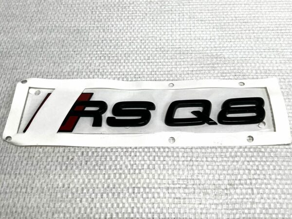 4M8853740A Logo Noir emblème hayon Inscription Audi RSQ8 OEM Neuf OEM Original