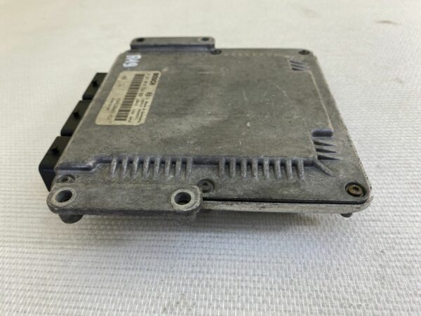 ECU Calculateur moteur 0281010784 8200091432 8200132188 Renault Master II 2.5dci