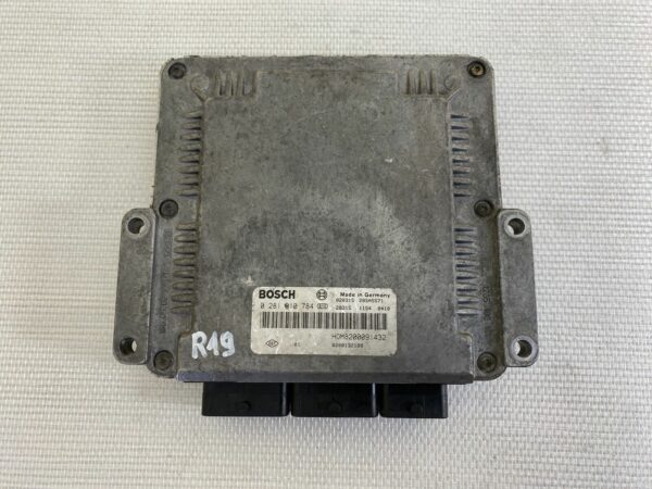 ECU Calculateur moteur 0281010784 8200091432 8200132188 Renault Master II 2.5dci