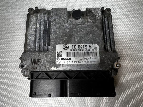 ECU Calculateur moteur VW PASSAT 1.9tdi 105cv 0281013440 03G906021NK EDC16U34