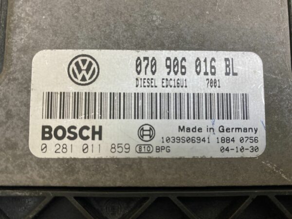 ECU Calculateur moteur VW TOUAREG R5 2.5 TDI EDC16U1 0281011859 070906016BL