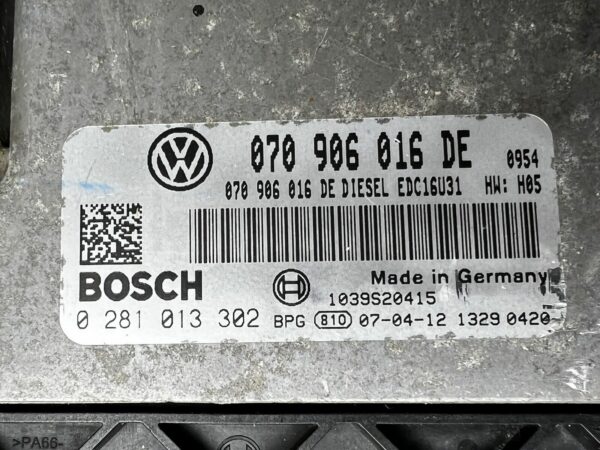 ECU Calculateur moteur VW TOUAREG R5 2.5 TDI FAP EDC16U31 0281013302 070906016DE