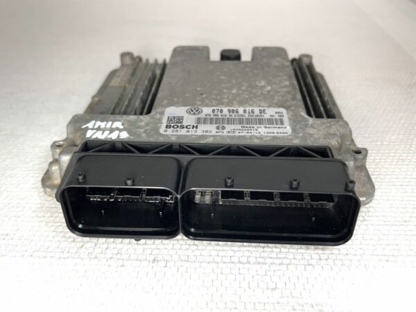 ECU Calculateur moteur VW TOUAREG R5 2.5 TDI FAP EDC16U31 0281013302 070906016DE