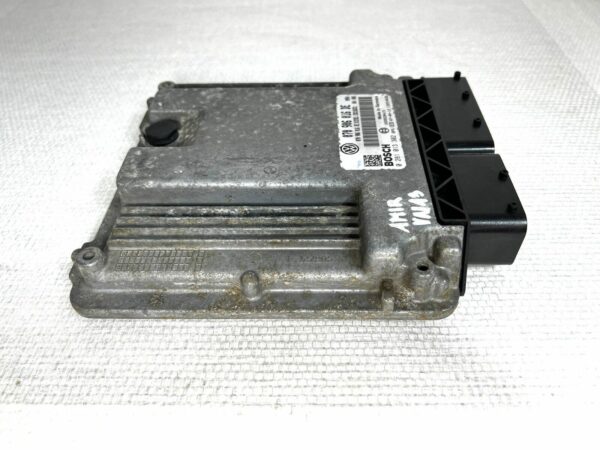 ECU Calculateur moteur VW TOUAREG R5 2.5 TDI FAP EDC16U31 0281013302 070906016DE