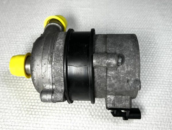 4H0965567A Pompe à Eau Auxiliaire AUDI A4 8W B9 A5 8T A6 4G C7 Q7 Très bon état