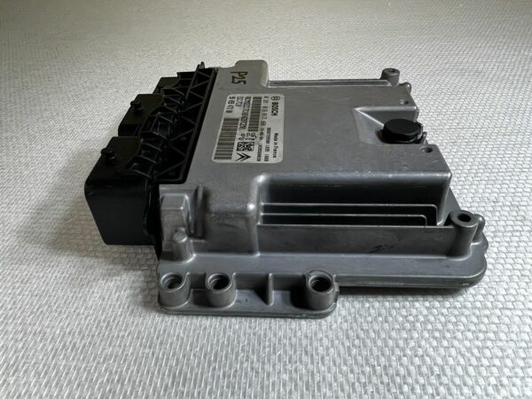 ECU CALCULATEUR MOTEUR PEUGEOT 308 Citroen C4 1.6 e-hdi 92 0281019817 9805947380