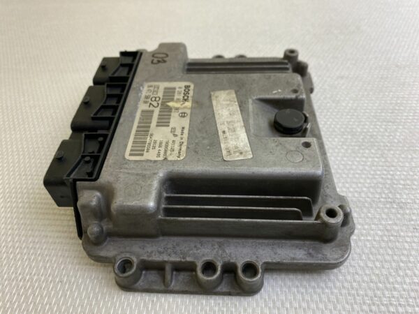 ECU Unité Calculateur Peugeot 206 1.4 HDI EDC16C3 82 0281010707 9647158080