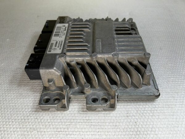 ECU CALCULATEUR MOTEUR 8200804775 8200843713 RENAULT SCENIC 2 PH2 1.5 DCI 105CH