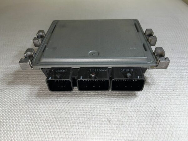 ECU CALCULATEUR MOTEUR 8200804775 8200843713 RENAULT SCENIC 2 PH2 1.5 DCI 105CH