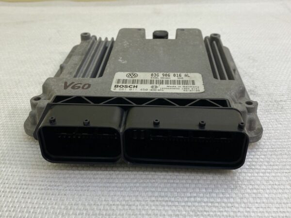 ECU CALCULATEUR MOTEUR 03G906016AL 03G906016EH 0281011450 VW TOURAN 2.0TDI 136CV