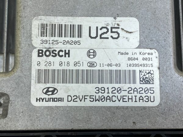 ECU calculateur moteur Hyundai i40 1.7crdi 0281018051 U25 39120-2A205 D2VF5W0ACV