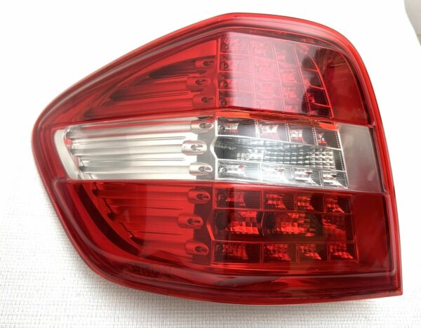 A1649064200 Feu arrière gauche LED DEL  Mercedes ML W164 ML320 ML350 AMG C63