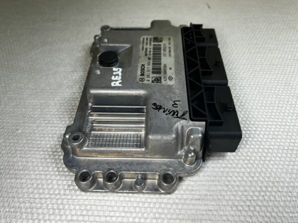 ECU Calculateur moteur Renault Twingo 3 0261S17834 237105821R 237109010 ME17.920