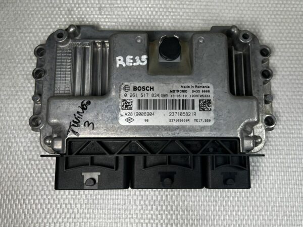 ECU Calculateur moteur Renault Twingo 3 0261S17834 237105821R 237109010 ME17.920