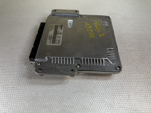 ECU Calculateur moteur Renault trafic 1.9dci 0281010632 HOM82000516088200204836