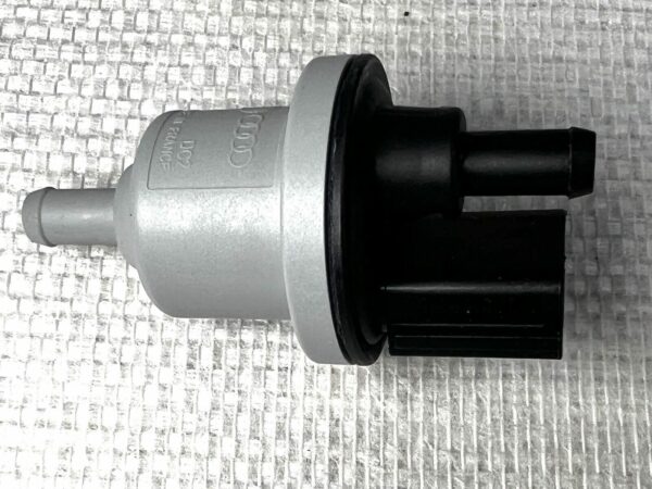 06D133517B VANNE DE PURGE VAPEUR D’essence AUDI A1 A3 06D133517B PETROL NEUF OEM