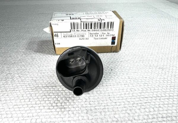 06D133517B VANNE DE PURGE VAPEUR D’essence AUDI A1 A3 06D133517B PETROL NEUF OEM