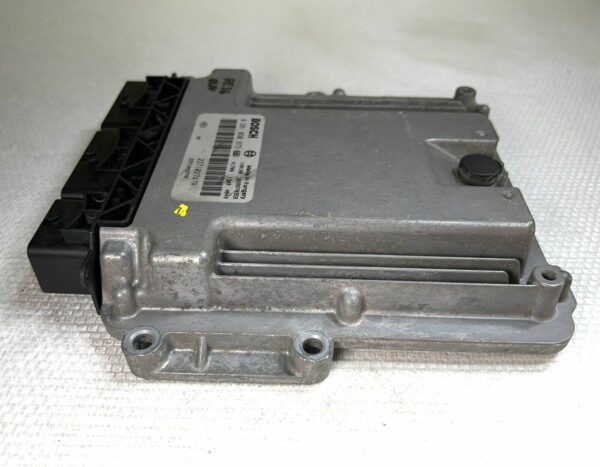 ECU CALCULATEUR Moteur RENAULT CLIO 4 0281030973 237102747R 237104377R EDC17C42