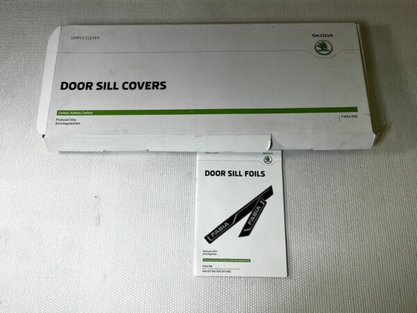 Neuf OEM Seuils d porte 3d Carbon Look Skoda Fabia 3 6V0071310A Door Sill Covers