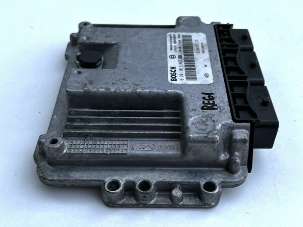 ECU 0281017065 8200935115 CALCULATEUR Moteur RENAULT II TRAFIC 2.0 DCI EDC16CP33