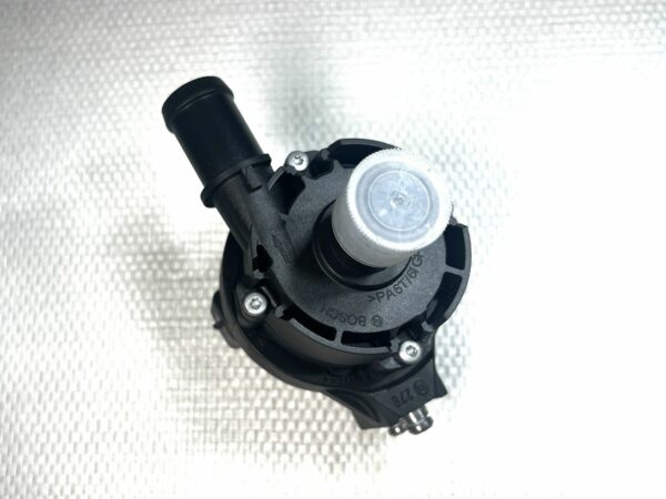 0392023219 925164GA0A Renault Master Trafic Pompe à eau Auxiliary Water Pump OEM