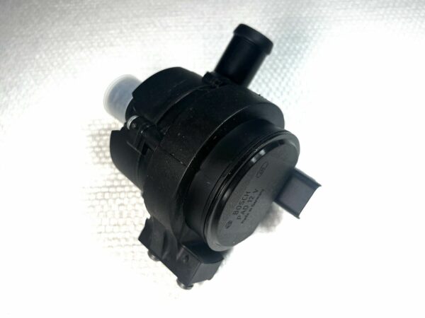 0392023219 925164GA0A Renault Master Trafic Pompe à eau Auxiliary Water Pump OEM