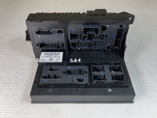 2115456101 Boite a fusibles relais,front sam relay box Mercedes w219 Cls W211