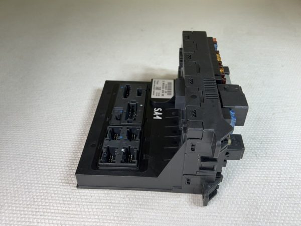 2115456101 Boite a fusibles relais,front sam relay box Mercedes w219 Cls W211