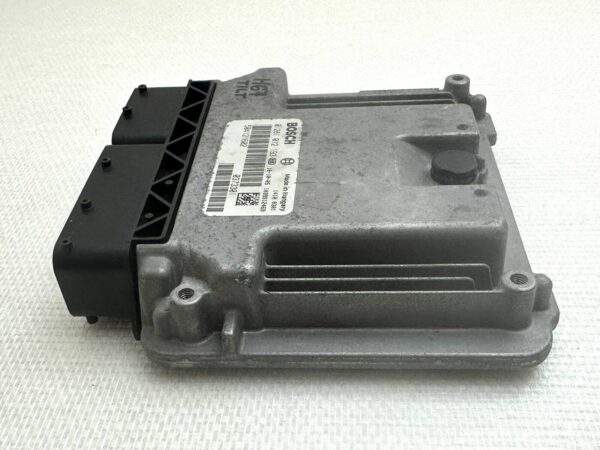 ECU 0281012193 504121602 UNITE COMMANDE MOTEUR DIESEL IVECO DAILY 2.3 Hpi