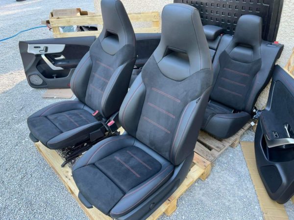 Salon complet siege banquette panneaux des porte mercedes CLA w118 amg