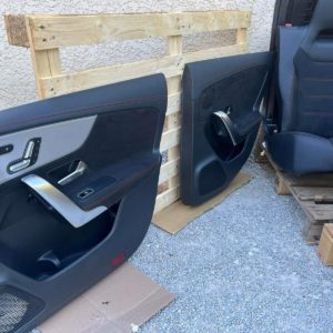 Salon complet siege banquette panneaux des porte mercedes CLA w118 amg