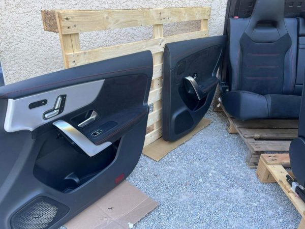 Salon complet siege banquette panneaux des porte mercedes CLA w118 amg